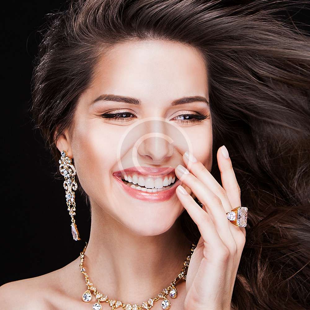 https://thomascustomjewellery.ca/wp-content/uploads/2016/05/team-2.jpg
